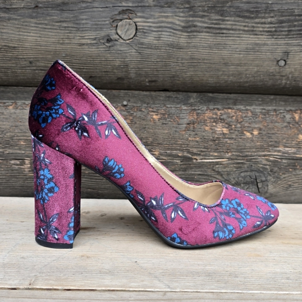 Libby. Edelman Le Sean Y2K Dark Feminine Floral Velvet Block Heel 10M